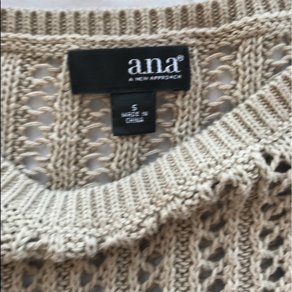 Tan sweater - Picture 3 of 4